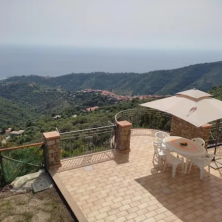 Holiday home Il Ciuffo: Ampia Casa Panoramica Con Parcheggio. *