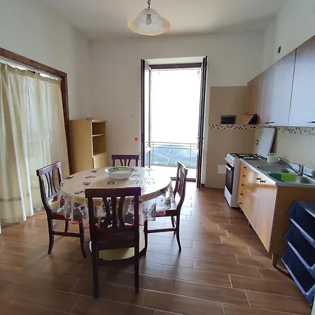 Il Ciuffo: Ampia Casa Panoramica Con Parcheggio. *