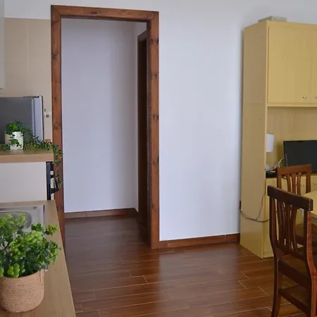 Il Ciuffo: Ampia Casa Panoramica Con Parcheggio. * Pollica